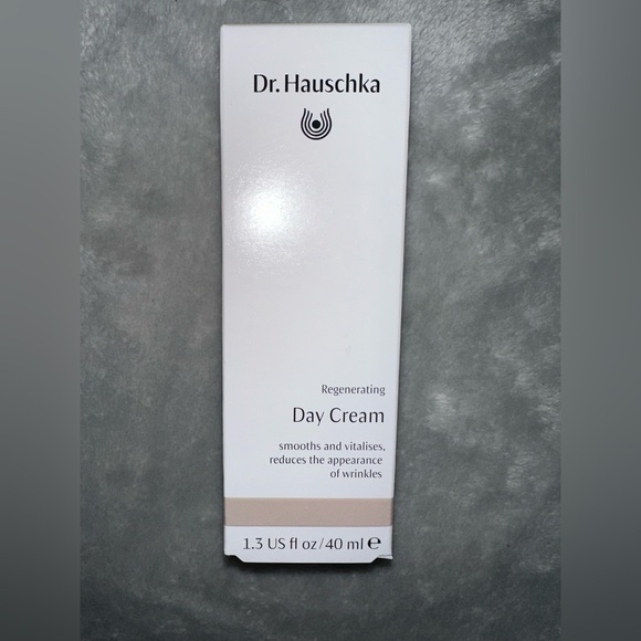 Dr. Hauschka Regenerating Day Cream Firm Tone & Minimize Fine Lines 1.3 Fl Oz